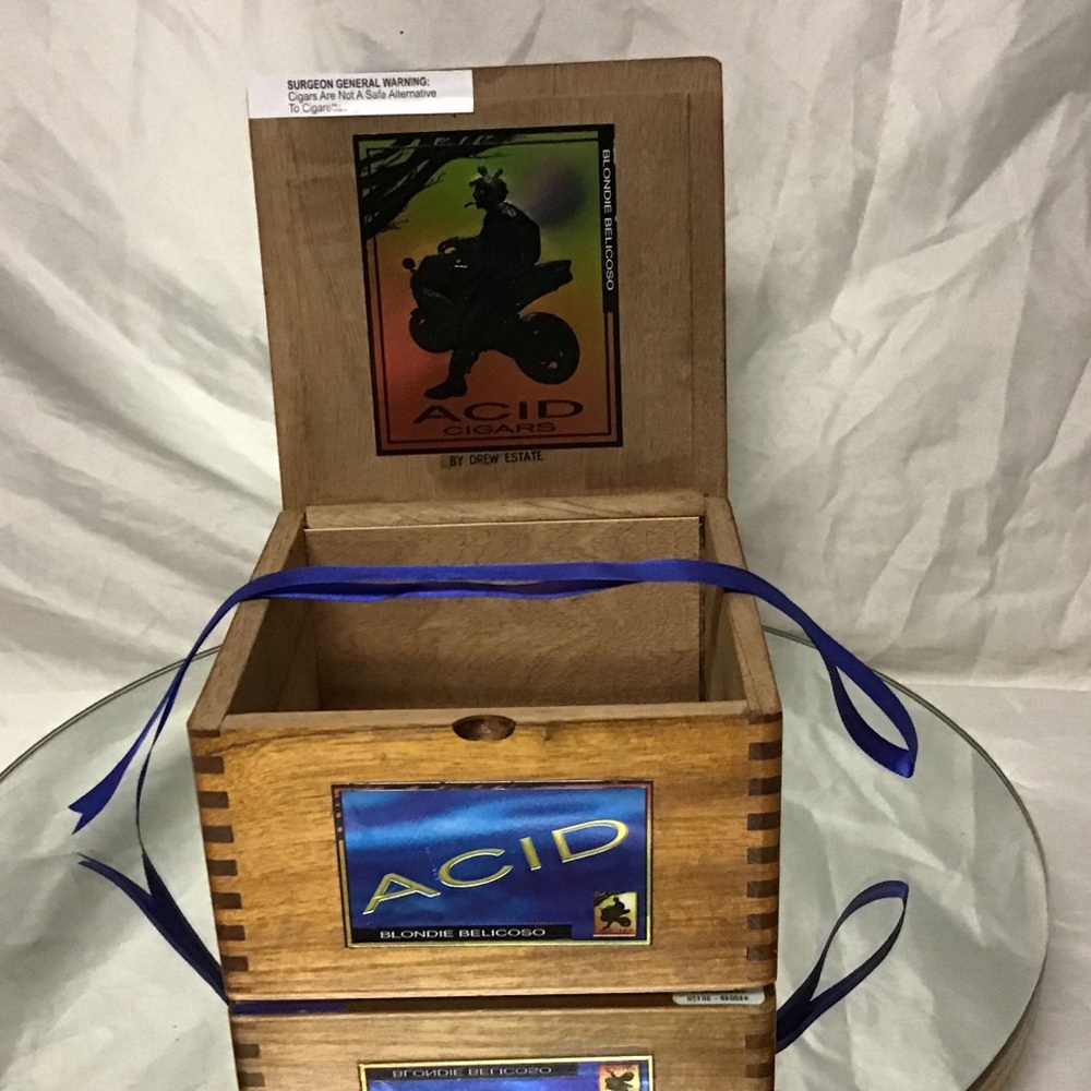 Empty cigar boxes - Picture 3 of 8